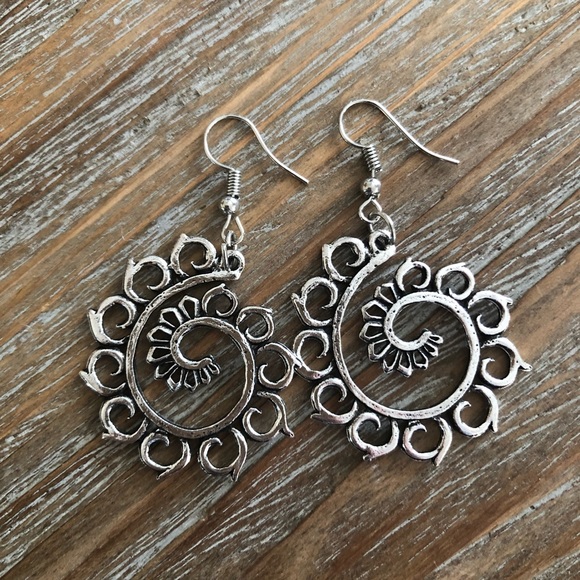 🌷Last pair🌷Boho style spiral mandala earrings - Picture 2 of 2